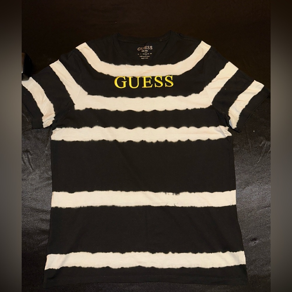 GUESS TEE SHIRT